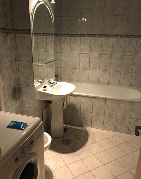 Berceni, Piata Sudului, sos. Oltenitei, stradal, ocazie!